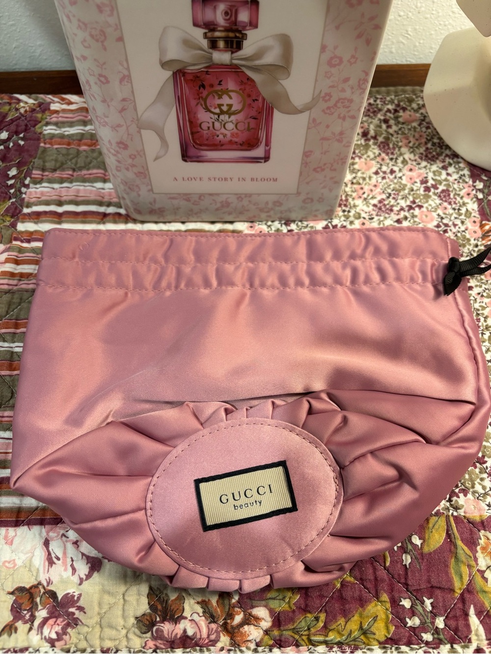 Satin Gucci Beauty Drawstring Bag. New💫